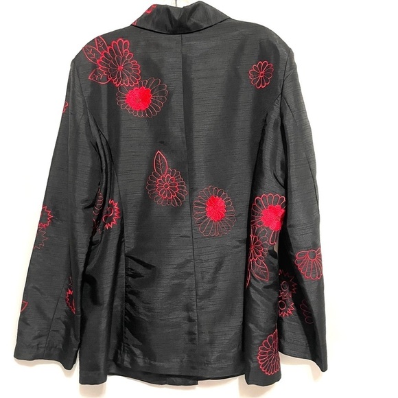 Chico’s jacket, size 2, black with red embroidery - Picture 4 of 10